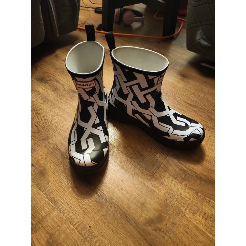 Hunter black/white short rain boots size 10